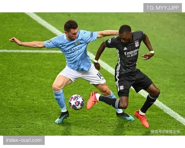 暖心一幕:布雷斯特主场为患病小球迷全场亮起手机灯光 暖心一幕:布雷斯特主场为患病小球迷全场亮起手机灯光